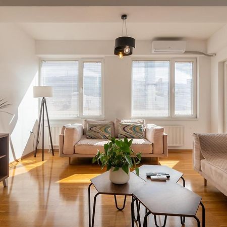 High-End Spacious Apartment Next To City Mall Skopje Exterior photo