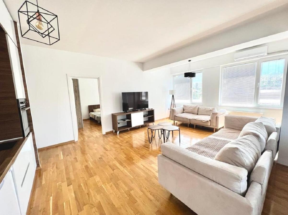 High-End Spacious Apartment Next To City Mall Skopje Exterior photo