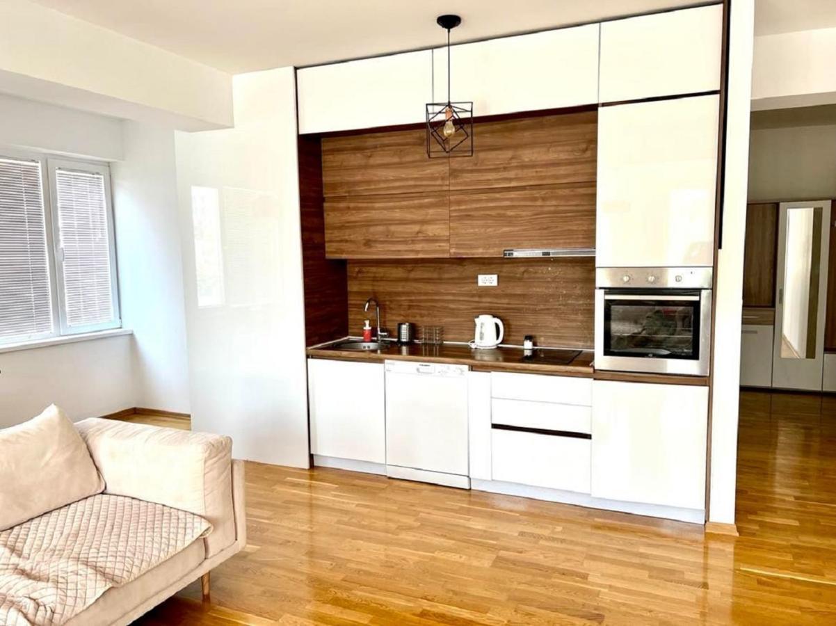 High-End Spacious Apartment Next To City Mall Skopje Exterior photo