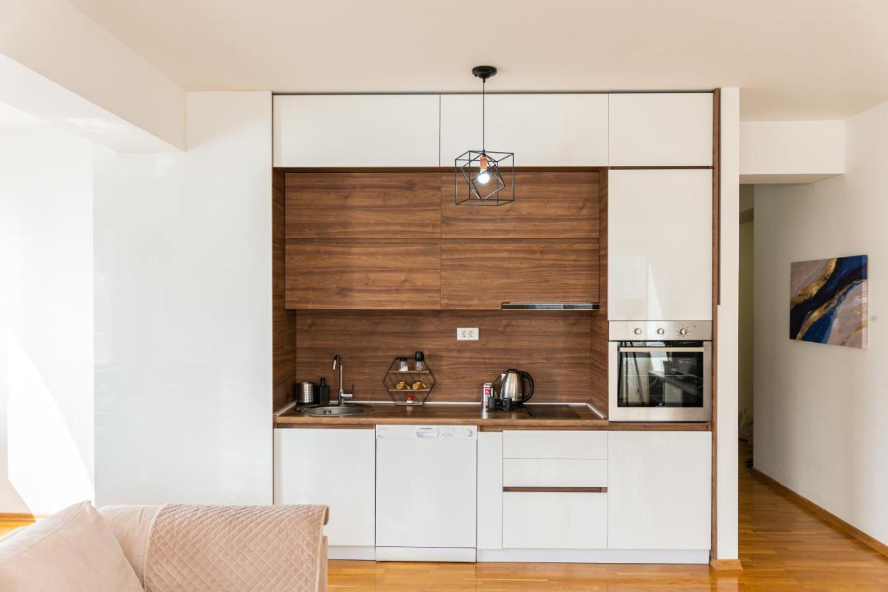 High-End Spacious Apartment Next To City Mall Skopje Exterior photo