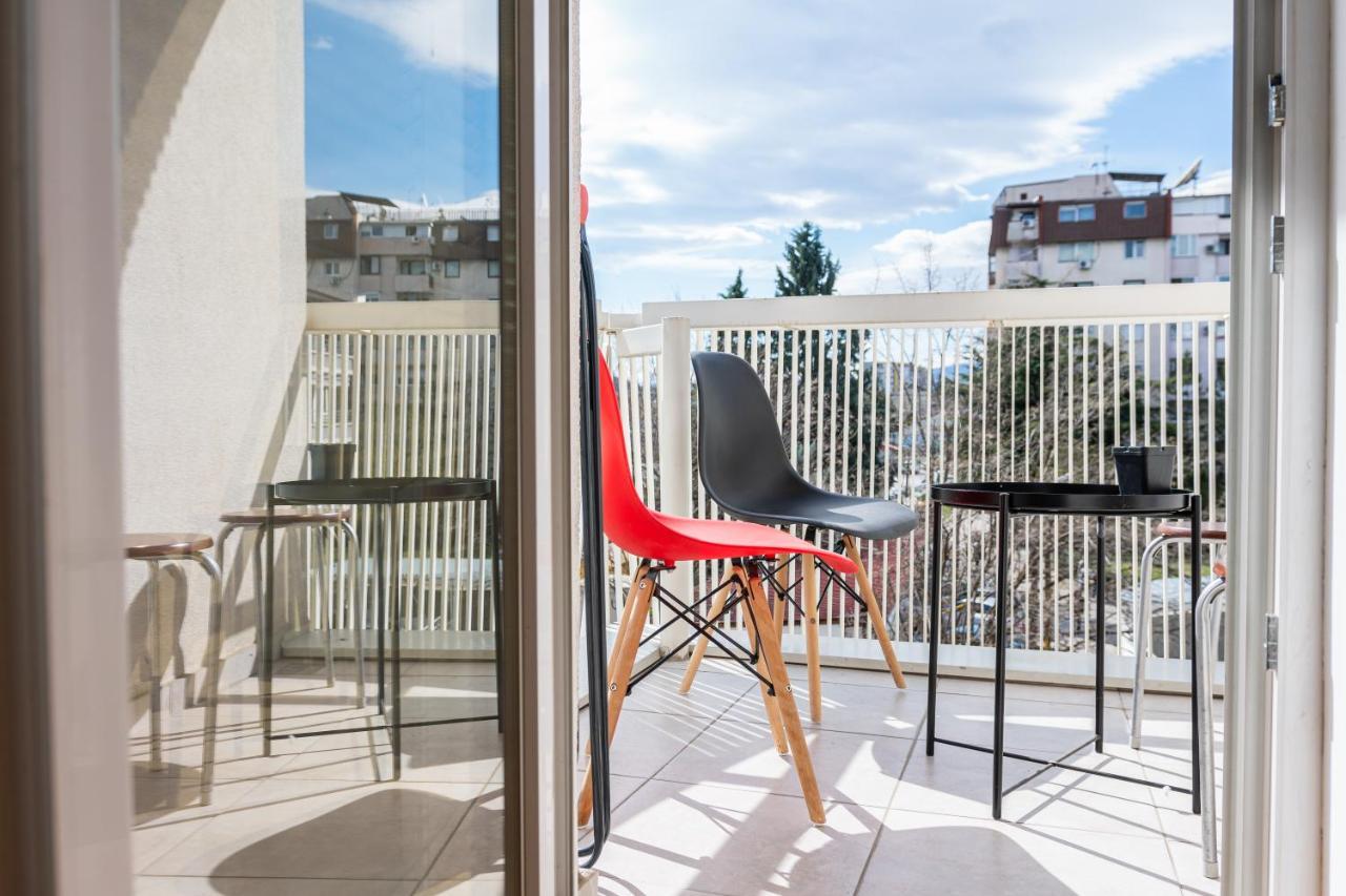 High-End Spacious Apartment Next To City Mall Skopje Exterior photo