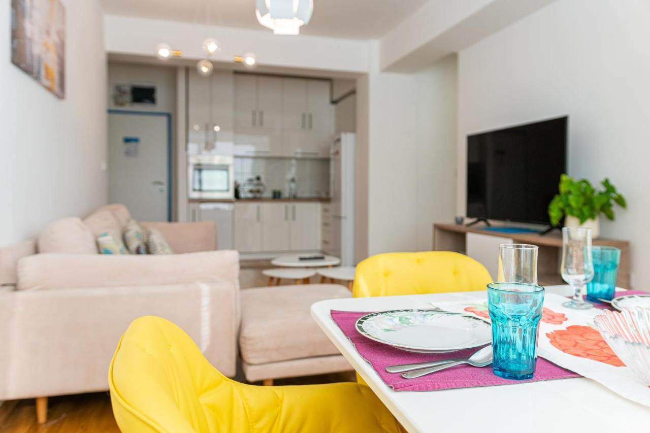 High-End Spacious Apartment Next To City Mall Skopje Exterior photo